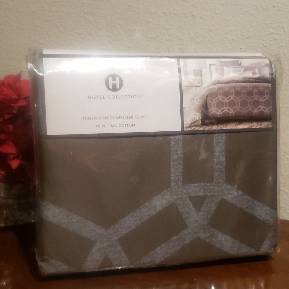 Brand New - Hotel Collection RONDELLE Comforter